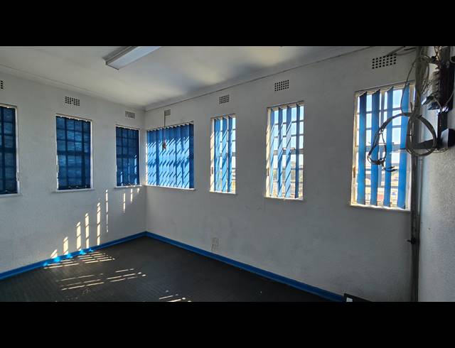 1,772M² WAREHOUSE FOR SALE IN SEBENZA